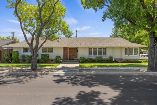710 Leveland Ln, Modesto, CA, 95350-2248 | Card Image