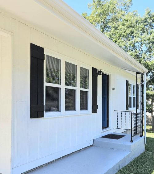 1302 4th St, West Plains, MO, 65775-2171 | Card Image