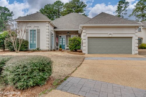 221 Bayview Dr, Madison, MS, 39110-9178 | Card Image