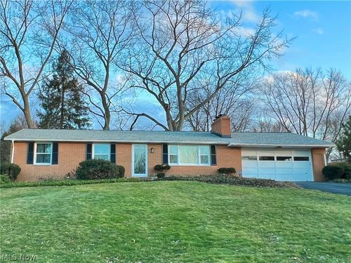 1084 Marion Ave Nw, Massillon, OH, 44646-3138 | Card Image