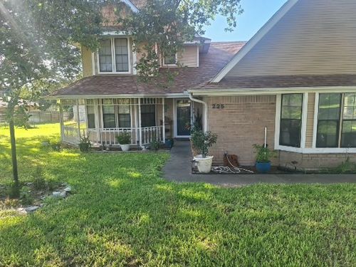 225 Linney Lane, Beeville, TX, 78102 | Card Image