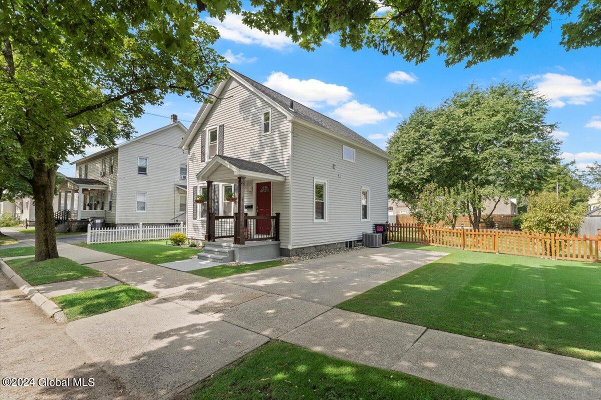 Mcdonald St, Glens Falls, NY 12801