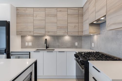 204-30490 Cardinal Ave, Abbotsford, BC, V2T0L5 | Card Image