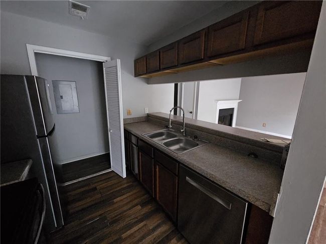 590 Windchase Ln, Condo with 2 bedrooms, 2 bathrooms and 2 parking in Stone Mountain GA | Image 8