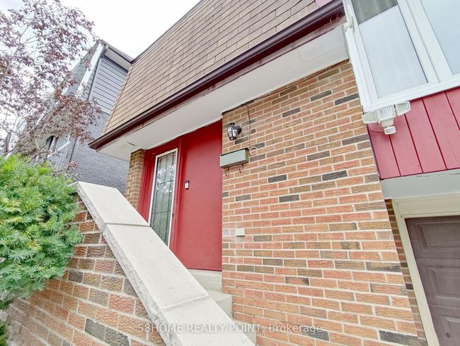 MAIN - 104 Loganberry Cres, Home with 3 bedrooms, 2 bathrooms and 2 parking in North York ON | Image 2