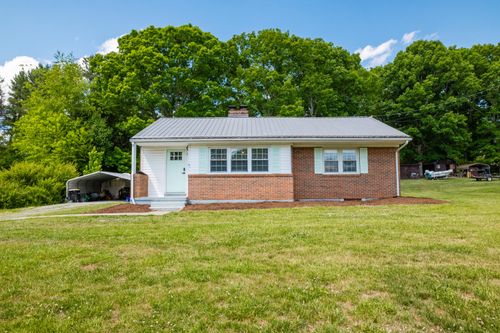 60 Whitten St, Rocky Mount, VA, 24151-2105 | Card Image
