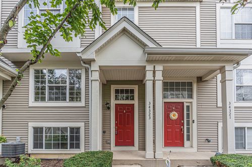 34323 Goldenrod Rd, Round Lake, IL, 60073-5224 | Card Image