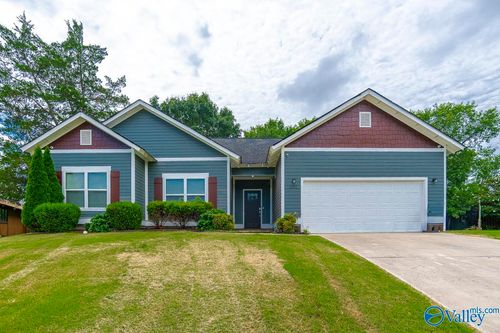 1051 Sandy Springs Rd Nw, Huntsville, AL, 35806-2411 | Card Image