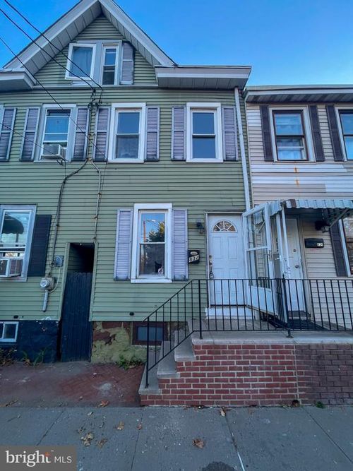 832 Lamberton Street, TRENTON, NJ, 08611 | Card Image