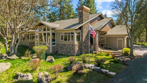 12054 Kestrel Rd, Klamath Falls, OR, 97601-8620 | Card Image