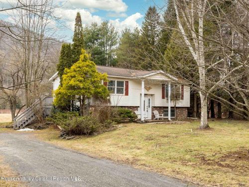 97 Carrington Rd, Windham, NY, 12496-1500 | Card Image
