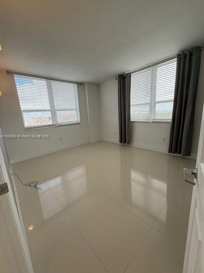 1710 - 3232 Sw 22 Nd Ter, Condo with 2 bedrooms, 2 bathrooms and null parking in Miami FL | Image 19
