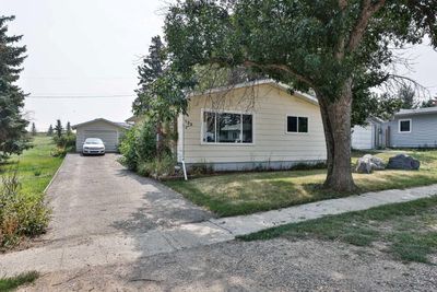 132 2 Nd St S, House detached with 4 bedrooms, 1 bathrooms and 2 parking in Lomond AB | Image 1