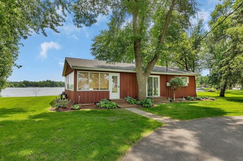 19372 Two Rivers Rd, Avon, MN, 56310-4605 | Card Image