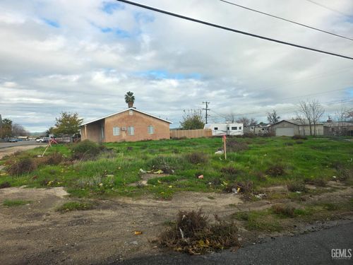 228 Eastern Ave, Taft, CA, 93268-4209 | Card Image