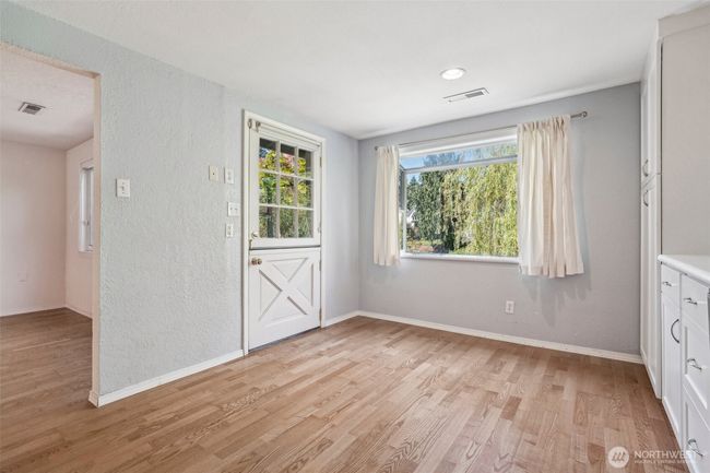 11112 E Riverside Dr, House other with 3 bedrooms, 3 bathrooms and 2 parking in Bothell WA | Image 17