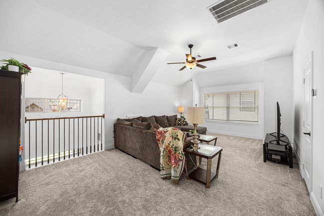 Great space for an upstairs playroom or another living room. | Image 35