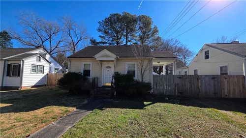 227 Charles Ave, Portsmouth, VA, 23702-1215 | Card Image