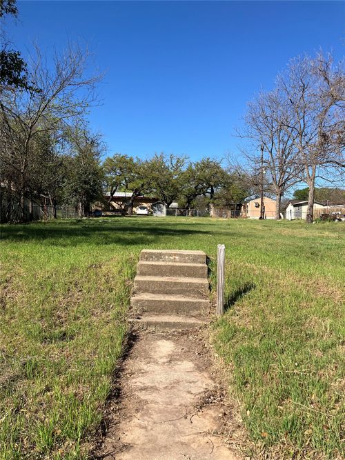 106 S Race St, Lampasas, TX, 76550-2648 | Card Image