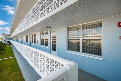 222-4715 Bay St Ne, ST PETERSBURG, FL, 33703-4023 | Card Image