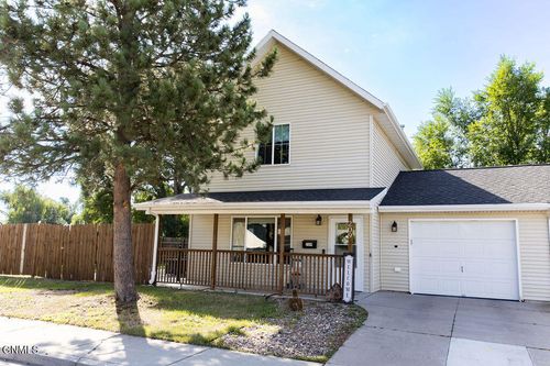 209 5th St Ne, Mandan, ND, 58554-3236 | Card Image