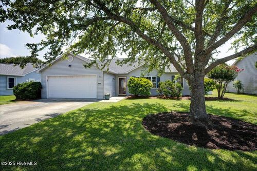 604 Brook St, Morehead City, NC, 28557-3067 | Card Image