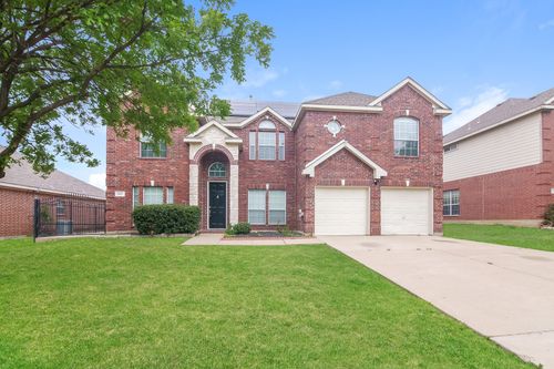 611 Dover Heights Trl, Mansfield, TX, 76063-2879 | Card Image