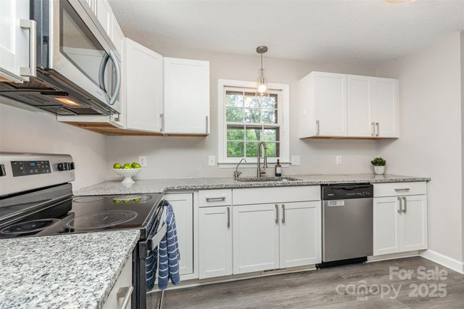 14027 Hackamore Dr, House other with 4 bedrooms, 3 bathrooms and null parking in Matthews NC | Image 11