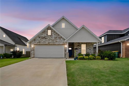 1712 W Broadway Pl, Rogers, AR, 72758-7013 | Card Image