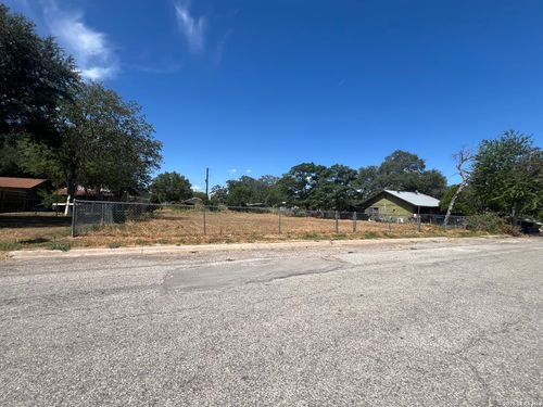 409 Avenue D, Poteet, TX, 78065 | Card Image
