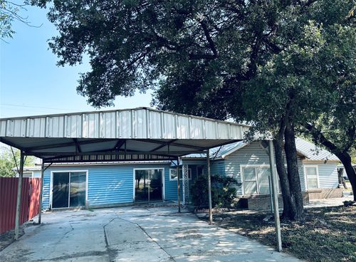 1405 E Central Ave, Comanche, TX, 76442-2807 | Card Image