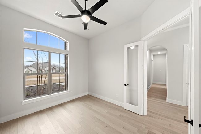 10. 160 Waterview - Study | Image 11