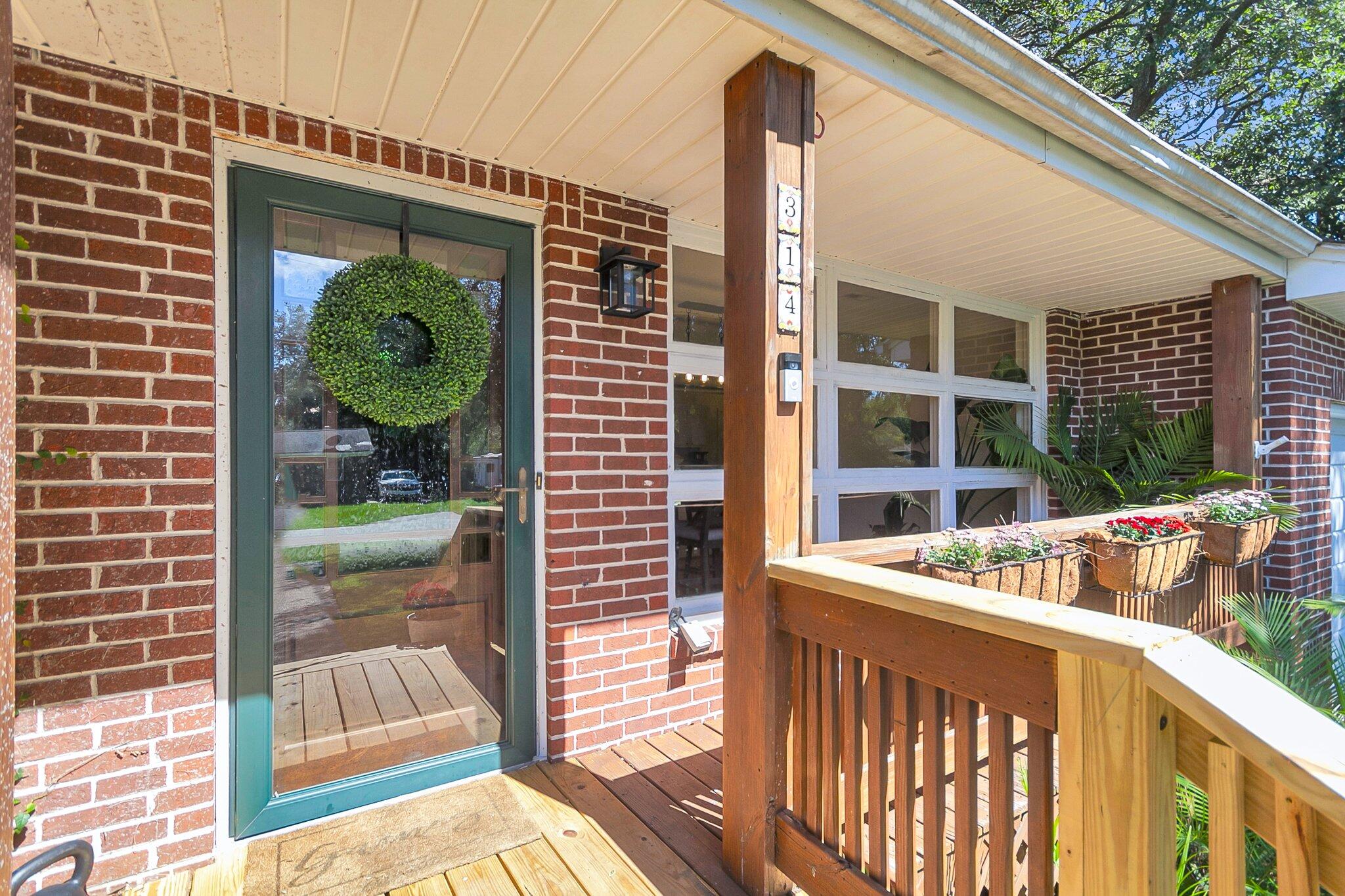 Curtiss Ave, Charleston, SC 29407