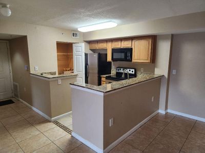 105 - 211 Sw Palm Drive, Condo with 2 bedrooms, 2 bathrooms and null parking in Port St Lucie FL | Image 3