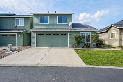 368 Live Oak Loop, Central Point, OR, 97502-2478 | Card Image