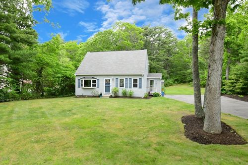 11 Winchester Ave, Bourne, MA, 02532-2374 | Card Image