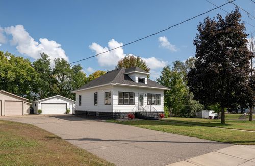 201 8th St N, Cannon Falls, MN, 55009-1912 | Card Image