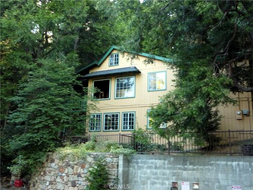 995 Venus Way, Crestline, CA, 92325-9361 | Card Image