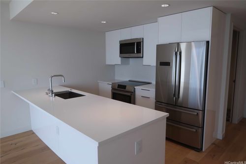 apt-2003-1001 Queen St, Honolulu, HI, 96814-5227 | Card Image