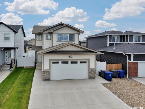 1312 Parr Hill Dr, Martensville, SK, S0K2T1 | Card Image