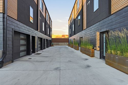c111-847 S 800 E, Salt Lake City, UT, 84102-4326 | Card Image