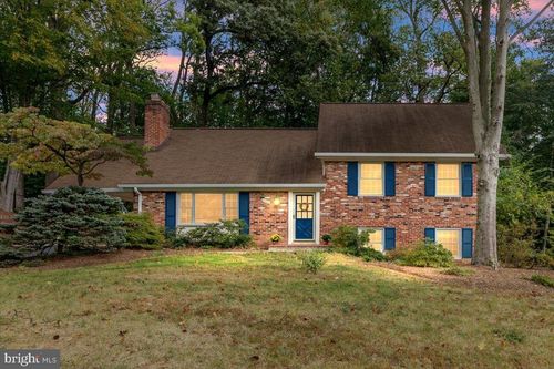5025 Kingston Dr, ANNANDALE, VA, 22003-6152 | Card Image