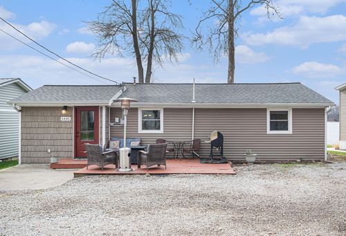 5445 W Warren St, Silver Lake, IN, 46982-8931 | Card Image
