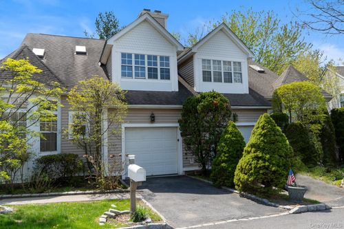 23 Roundtop Rd, Yonkers, NY, 10710-2327 | Card Image
