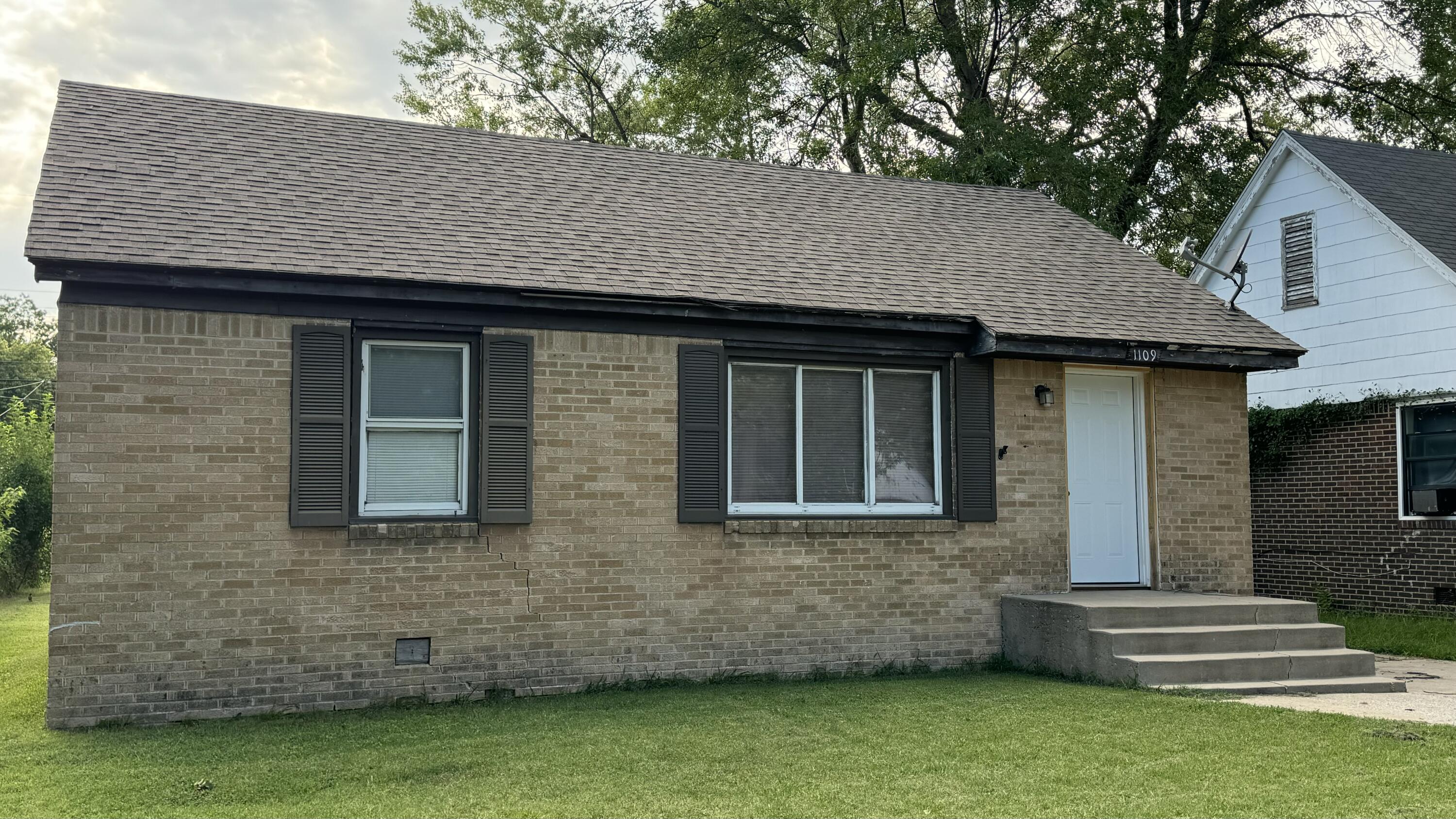 I St, Miami, OK 74354