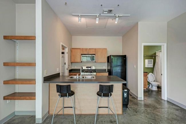 APT-3046 - 2401 E 6 Th St, Condo with 0 bedrooms, 1 bathrooms and 1 parking in Austin TX | Image 11