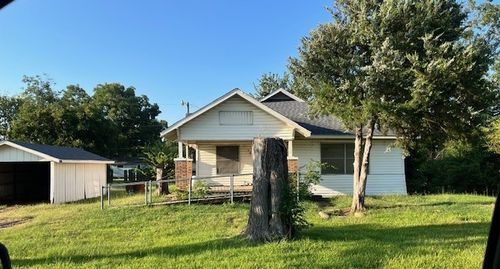 108 E Eubank St, Mabank, TX, 75147-8319 | Card Image