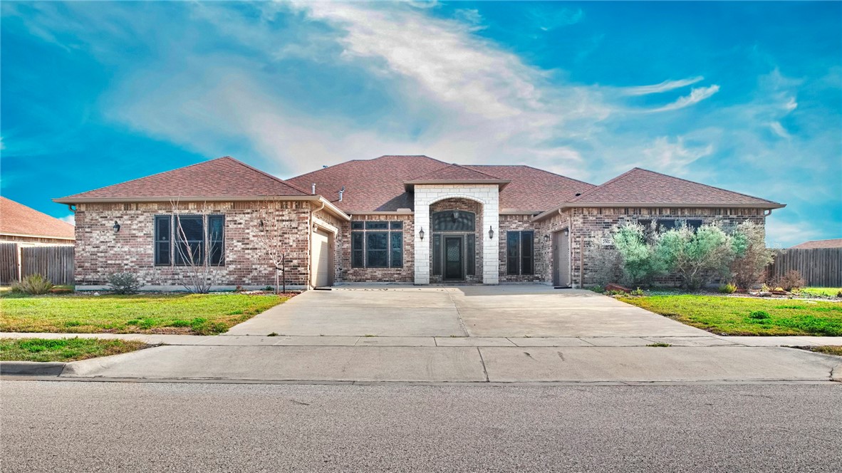 Arash Dr, Corpus Christi, TX 78413