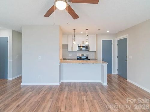 6112 Meadow Rose Ln, Charlotte, NC, 28215-3697 | Card Image