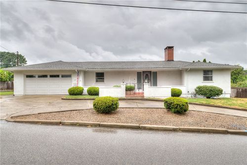 75 Selma Street, Cranston, RI, 02920 | Card Image